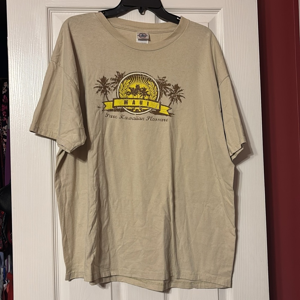 NWOT Maui delta Pro Weight Cream T-Shirt size xl